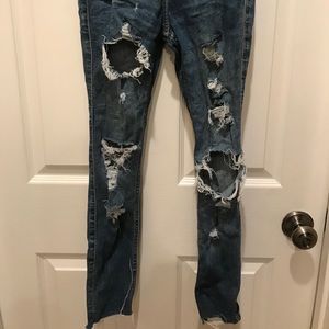 Hollister Medium Wash Cropped Skinny Jeans w/ rips
